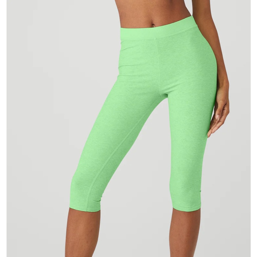 Alo Alosoft High-Waist Iconic 90's Capri in ultramint heather
